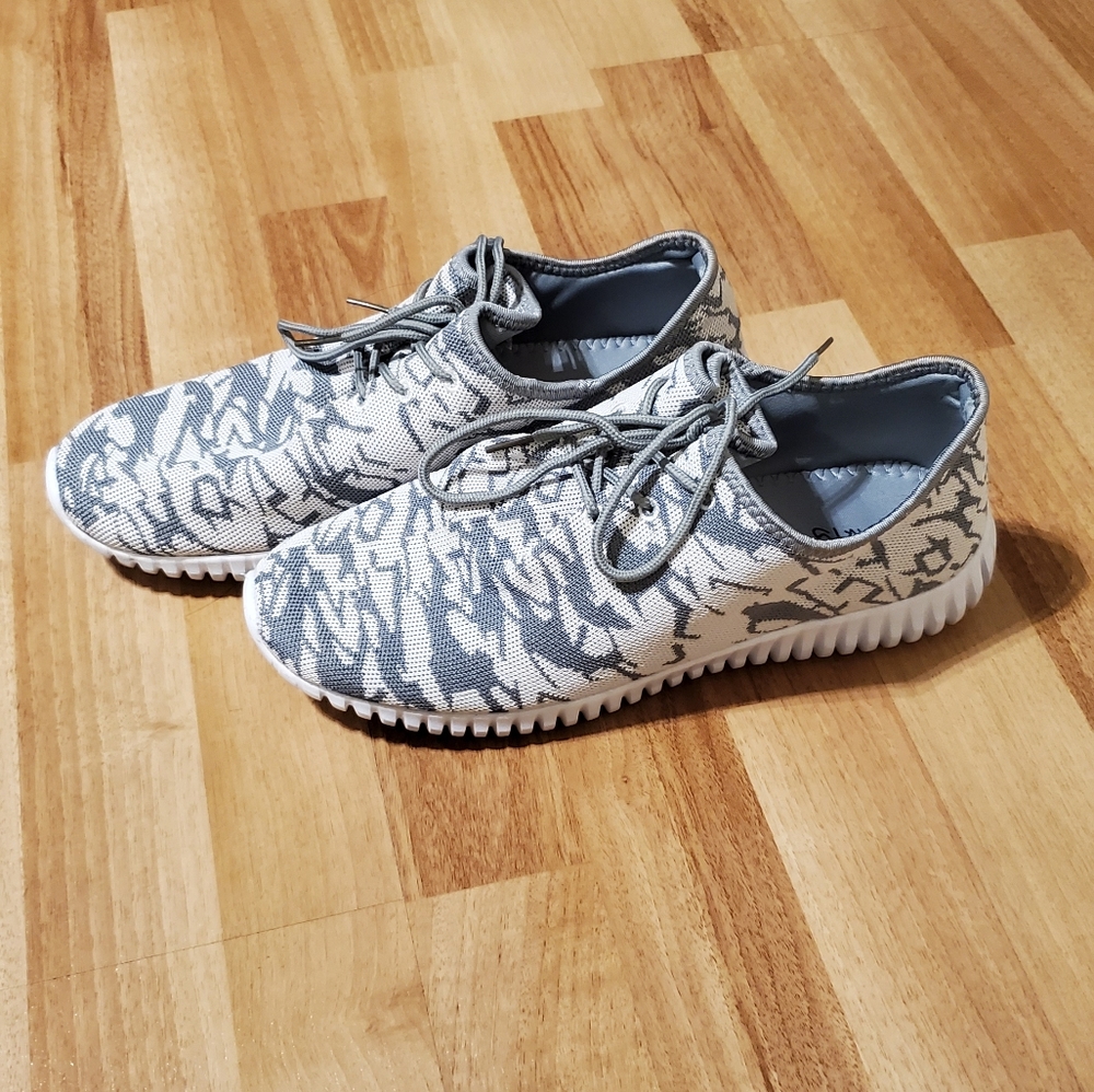Dirty Laundry womens sneakers